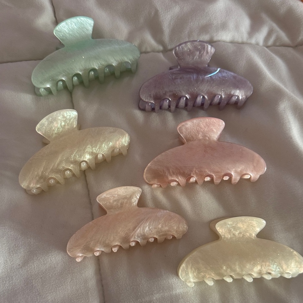 ASSORTED SPARKLE MARBLE CLAW CLIPS